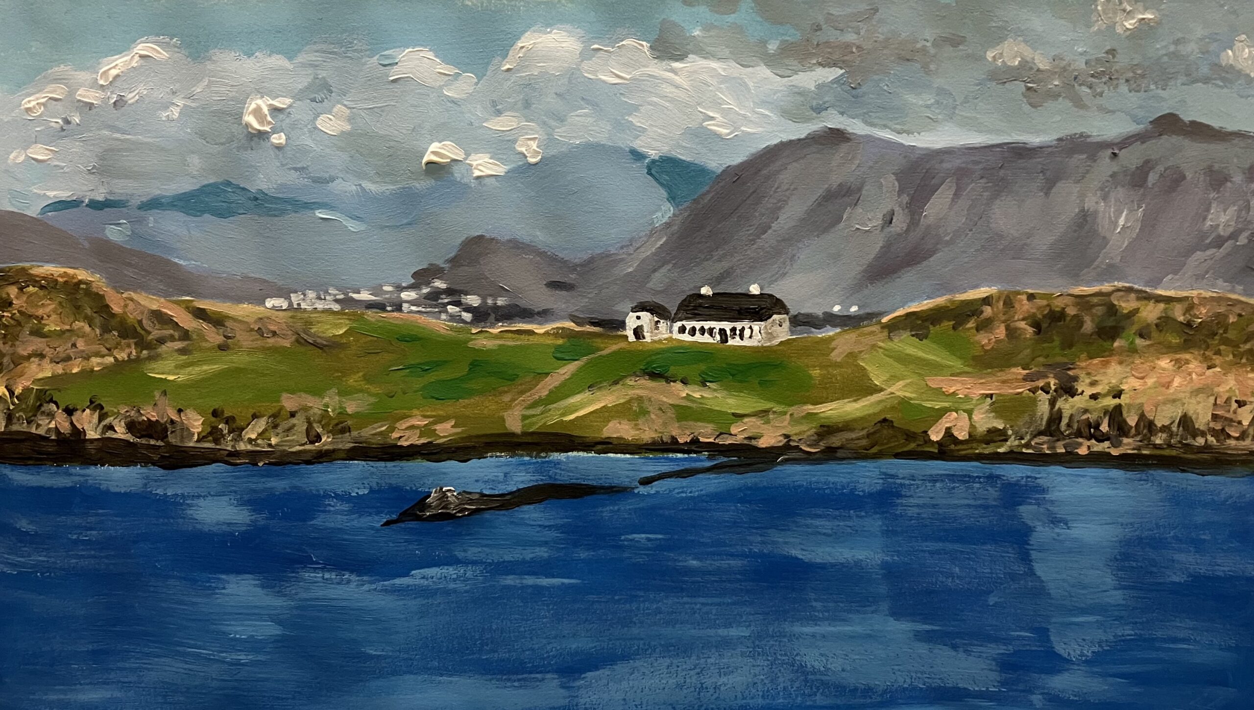 Landschap met bergen, zee en wit gebouw geschilderd met acrylverf
